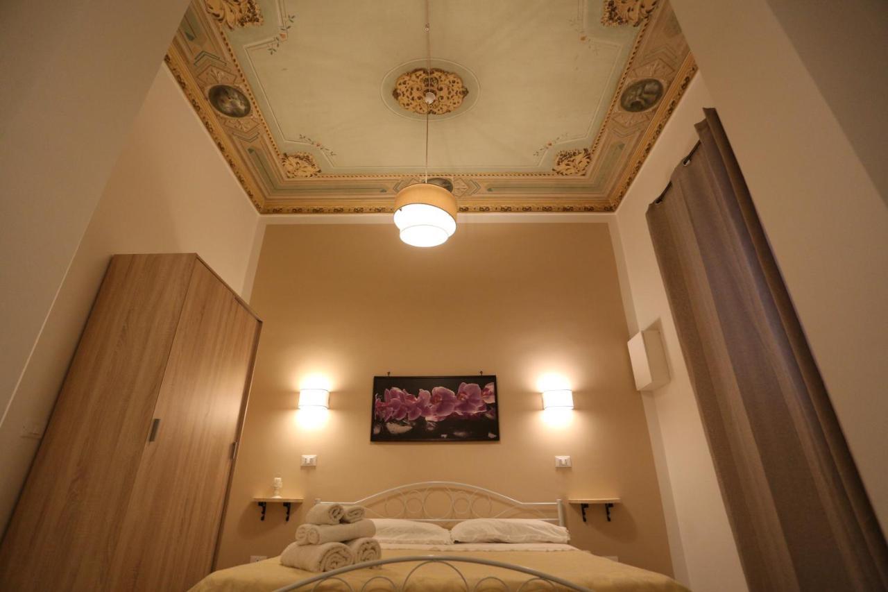 Deluxe Room (2 Adults + 1 Child),1050565354:JPEG