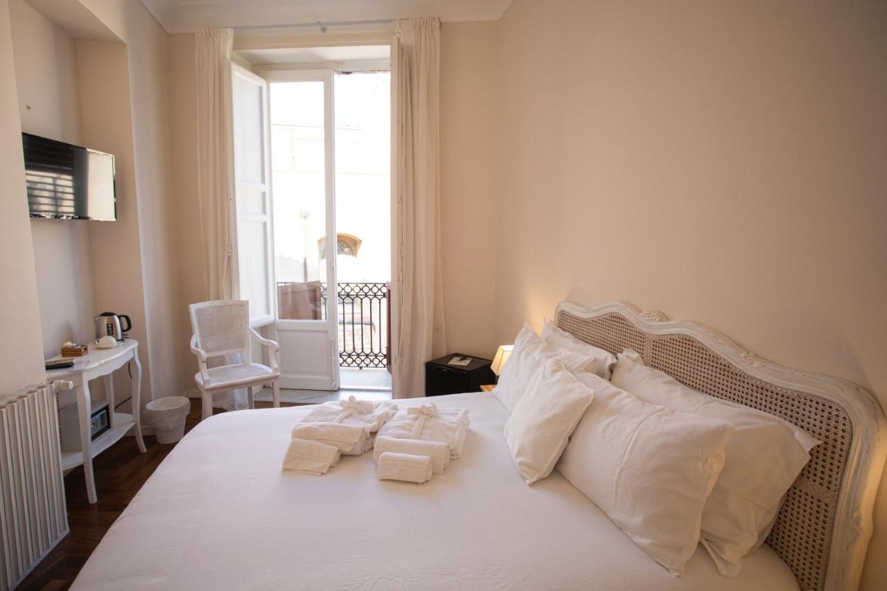Double Room with Private External Bathroom