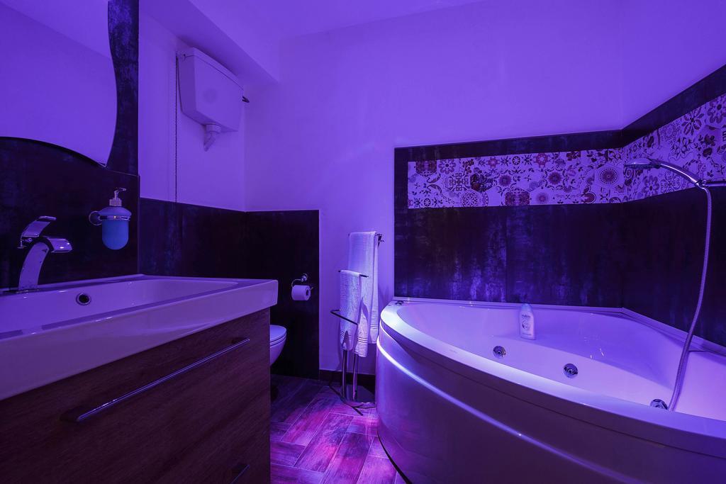 Quarto King Superior com Banheira de Hidromassagem