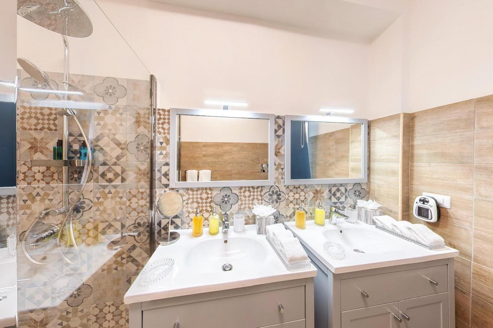 Large Double Room