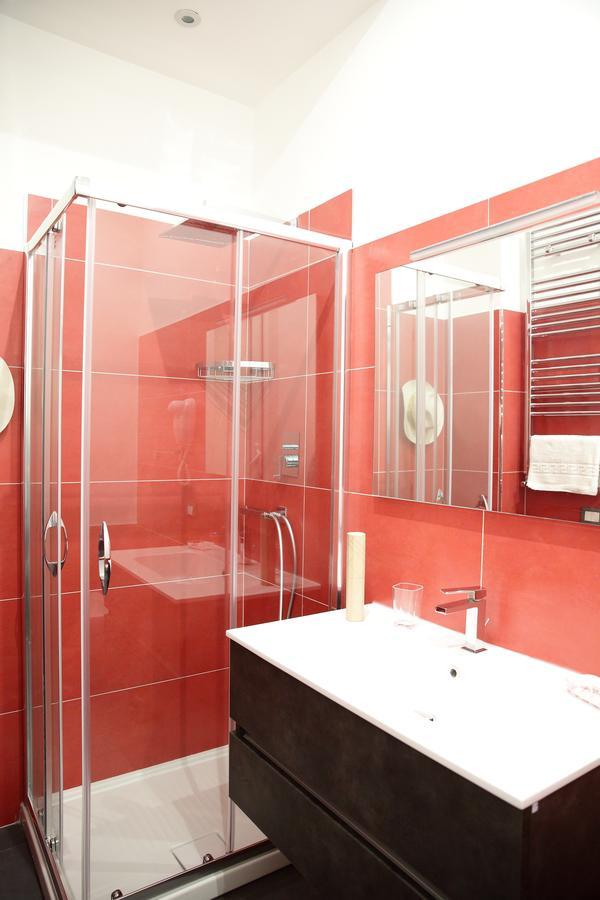 Deluxe Double Room with Shower