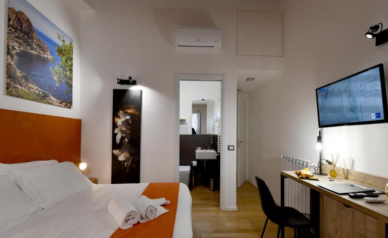 Double Room Private Bathroom