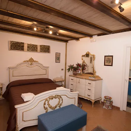 Cannatella'S Mansion-3